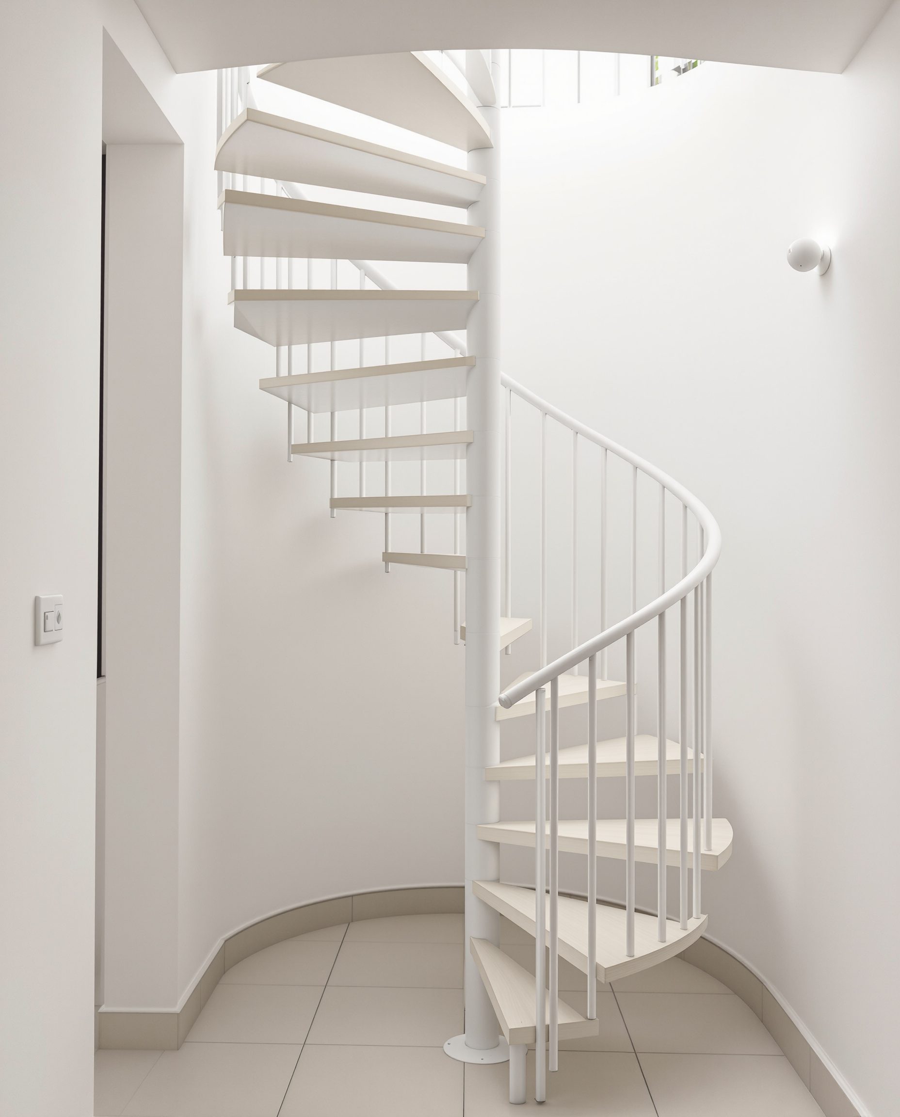 Compact Spiral Terrace — White Modern